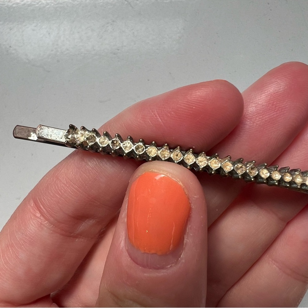 Vintage silver & diamond rhinestone butterfly hair pin - Picture 4 of 7